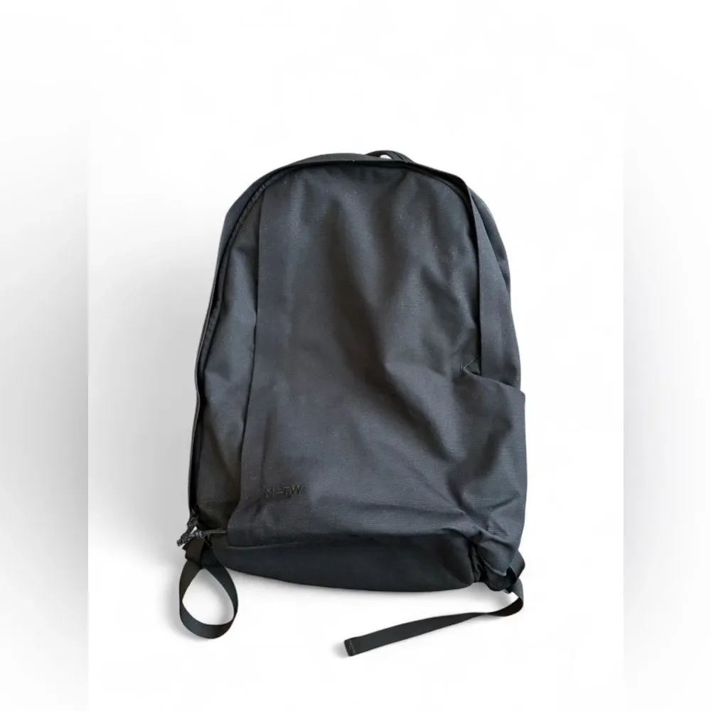 Moment MTW Travelwear Traveler Backpack 21L Minimalist Laptop Camera Travel Bag